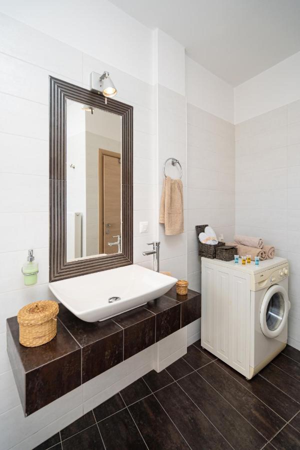 Mira Sitia Luxury Apartment Exterior foto