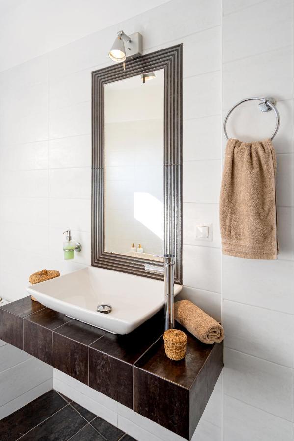 Mira Sitia Luxury Apartment Exterior foto